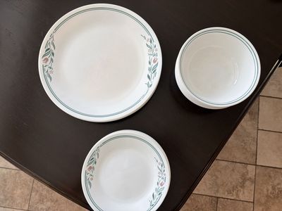 Correlle Dinner Set