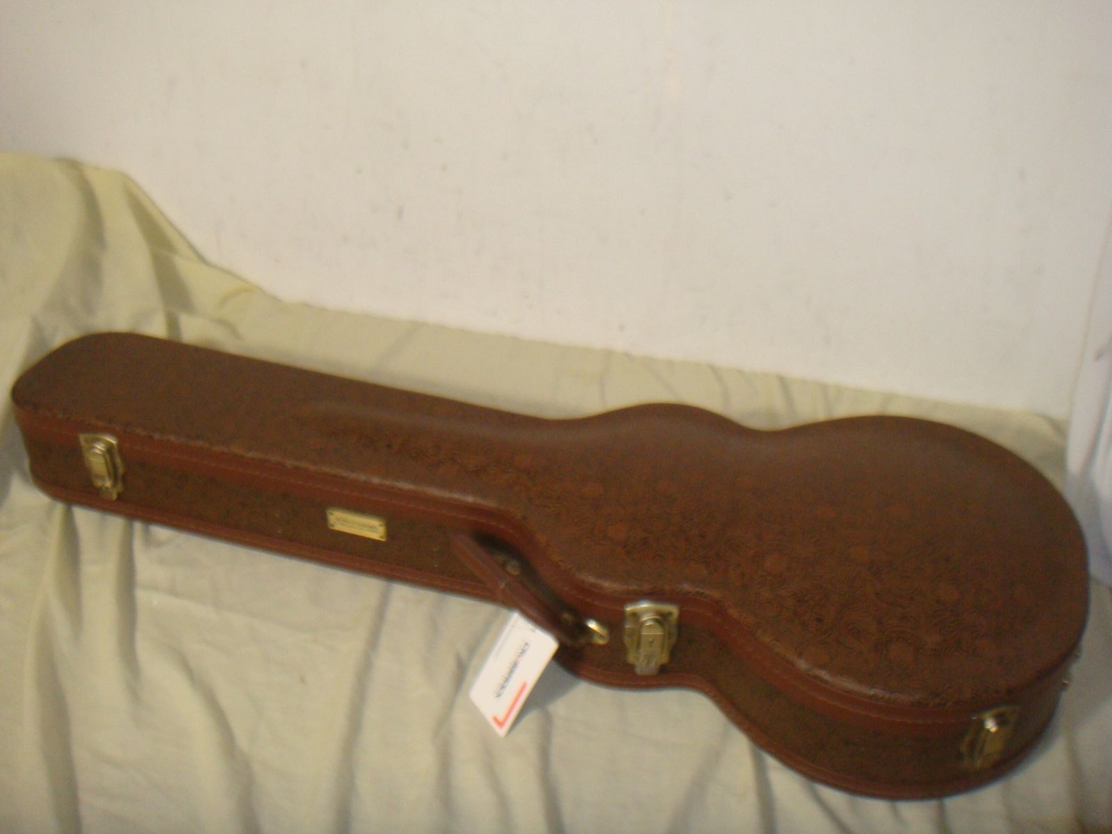 CROSSROCK CRW530LBQ WOODEN LES PAUL GUITAR CASE IN BLOSSOM BROWN FINISH