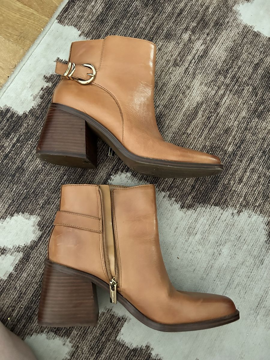 Vince Camuto Women's Tan Leather Ankle Boots with Buckle Detail - Size 7.5M, 3-inch Heel