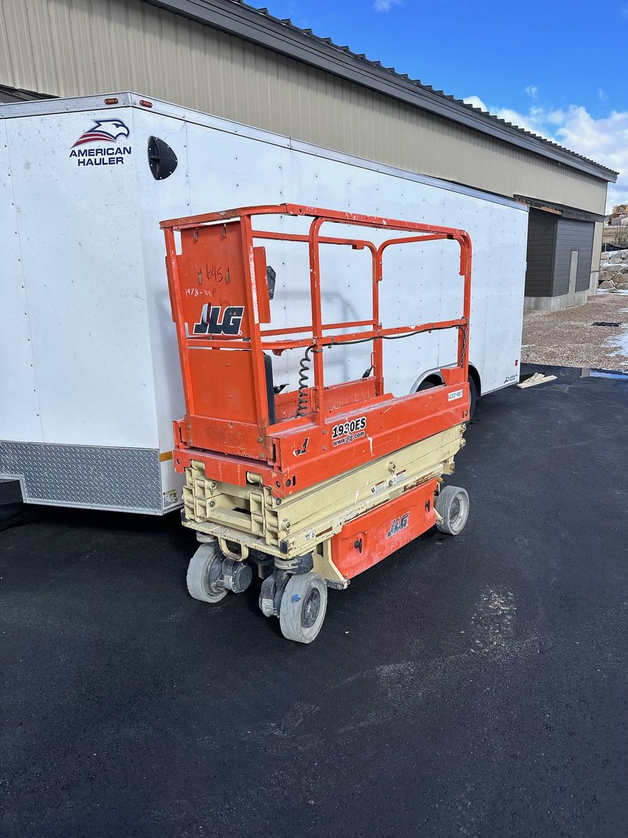 SCISSOR LIFT RENTAL  19 - 26 -32FT. 