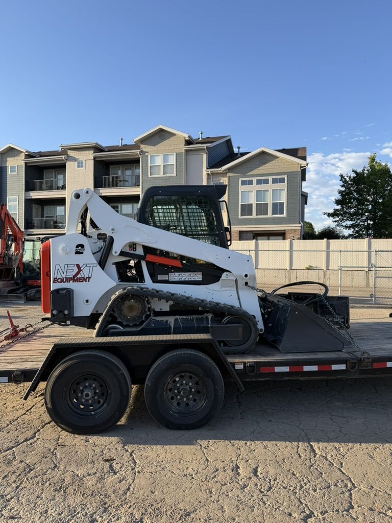 Bobcat CTL Skid Steer for Rent. Attachments Available. Compact Track Loader for Dirt Work