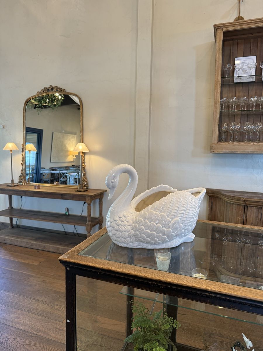 2 WHITE WEDDING SWAN VASES