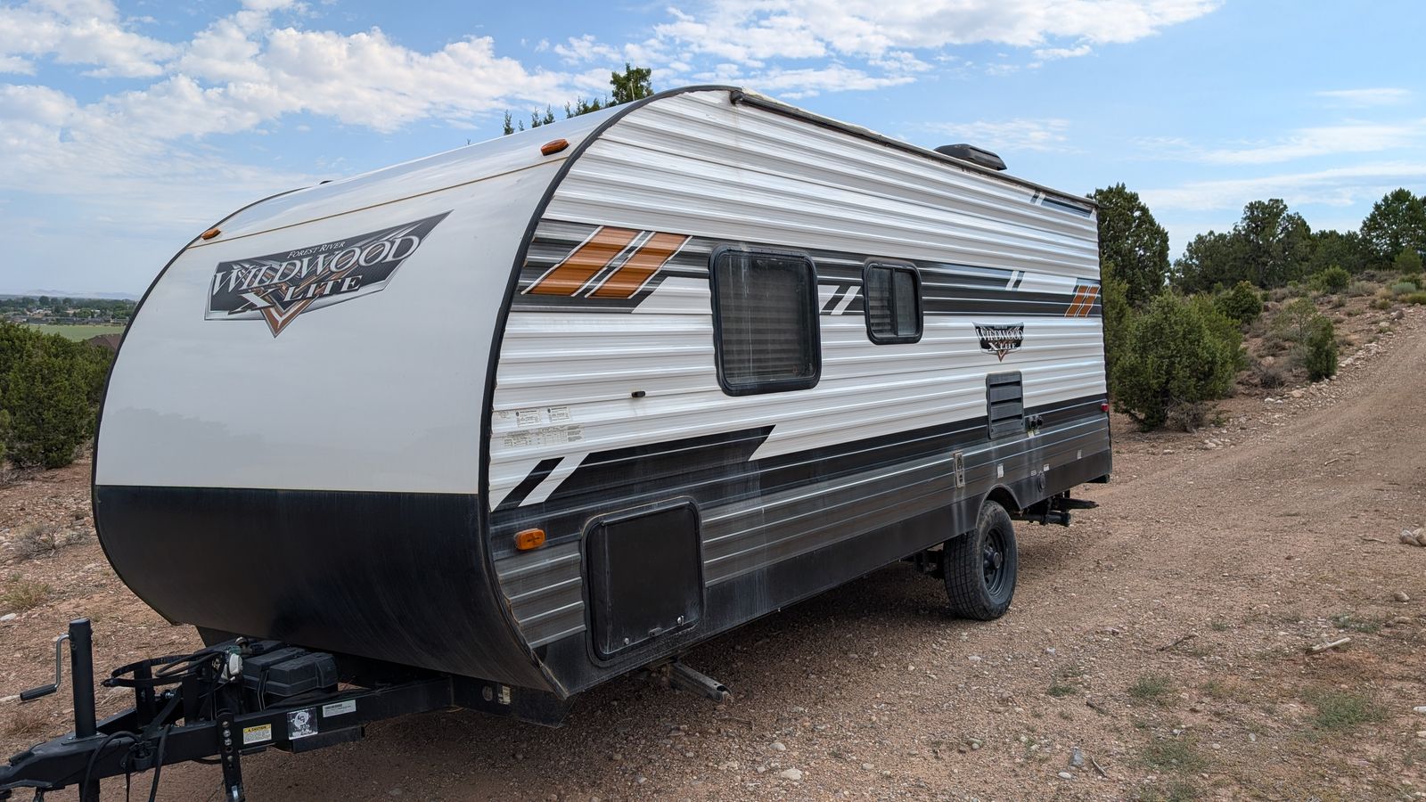 2021 Forest River Wildwood X-Lite T178DBFS Bumper Pull Travel Trailer - Sleeps 8