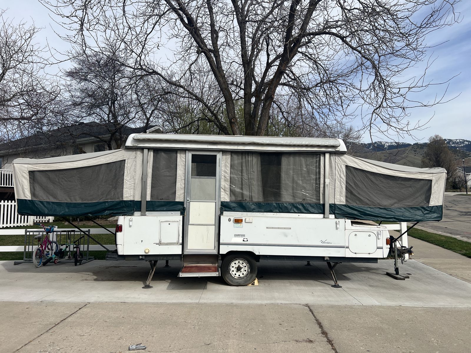 2000 Coleman Westlake Grand Tour Camper