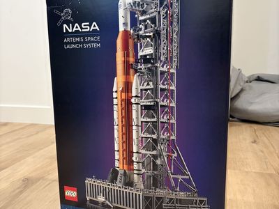 LEGO Icons NASA Artemis Space Launch System Set 10341