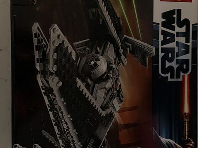 LEGO Star Wars 9500 Sith Fury-class Interceptor 748 Pcs New Sealed