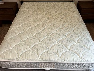 Select Comfort Queen Bed With Box Spring