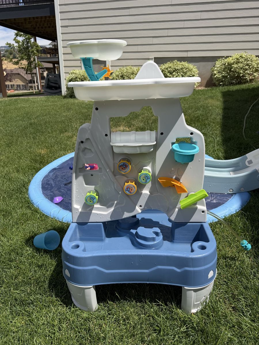 Step2 Misting Mountain & Waterfall Outdoor Water Table (1.5+ Years Old)