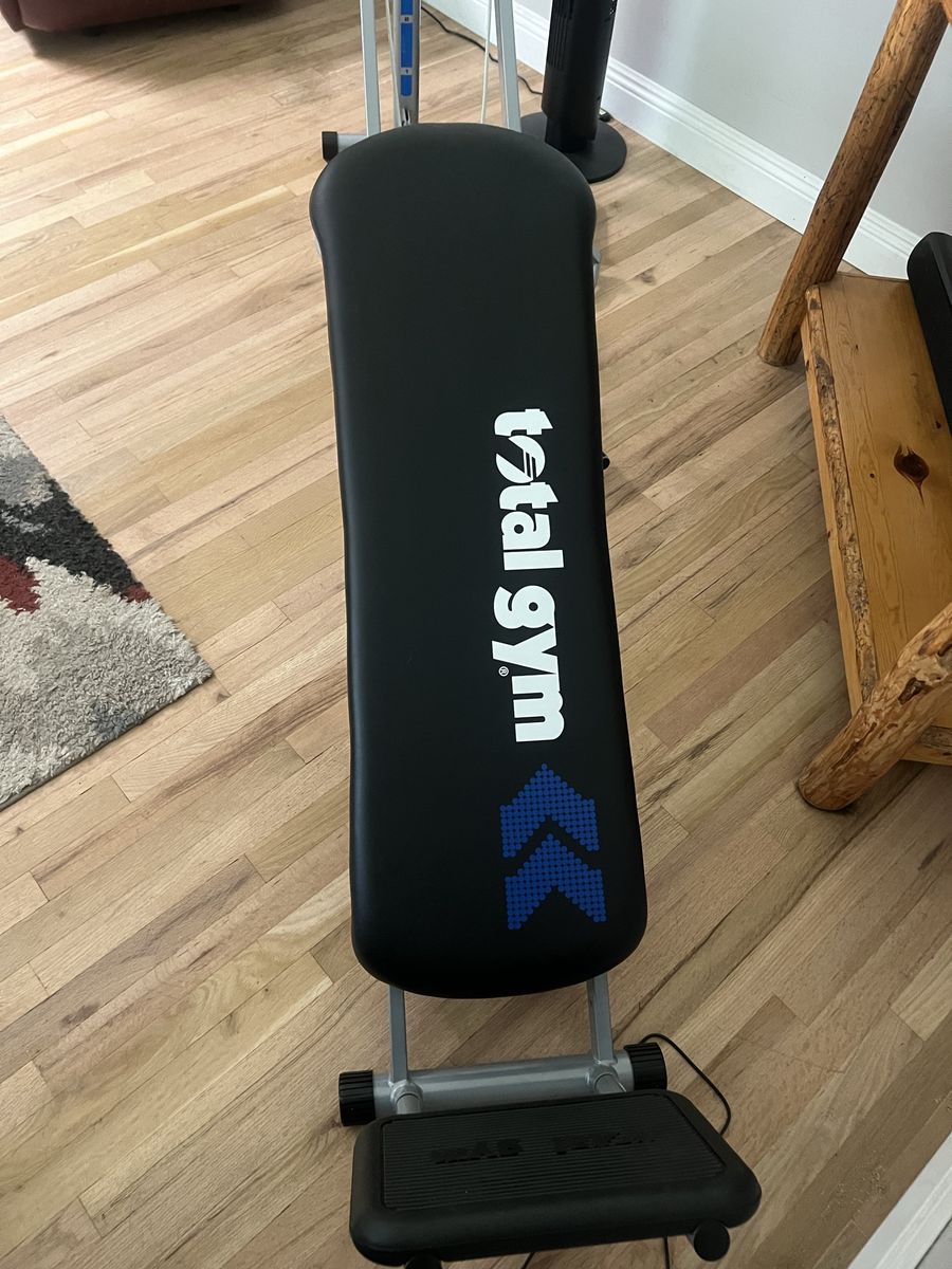 Total Gym Home Fitness System with Attachments and Flip Chart
