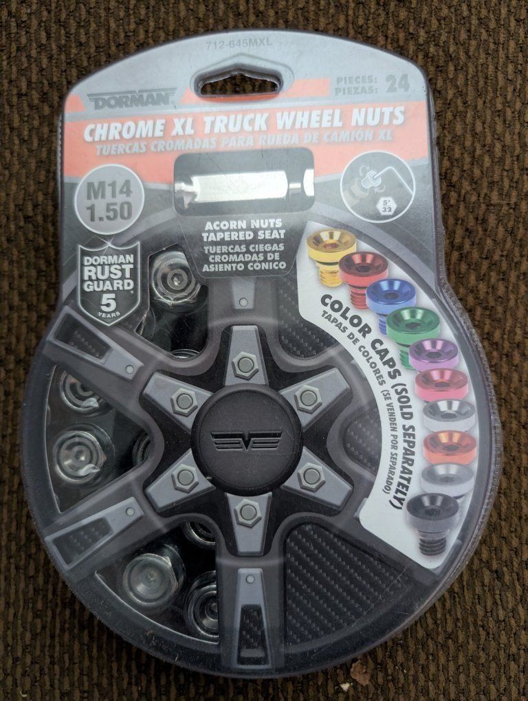 Chrome.e XL truck lug nuts and caps