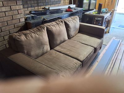 Brown fabric 3person couch