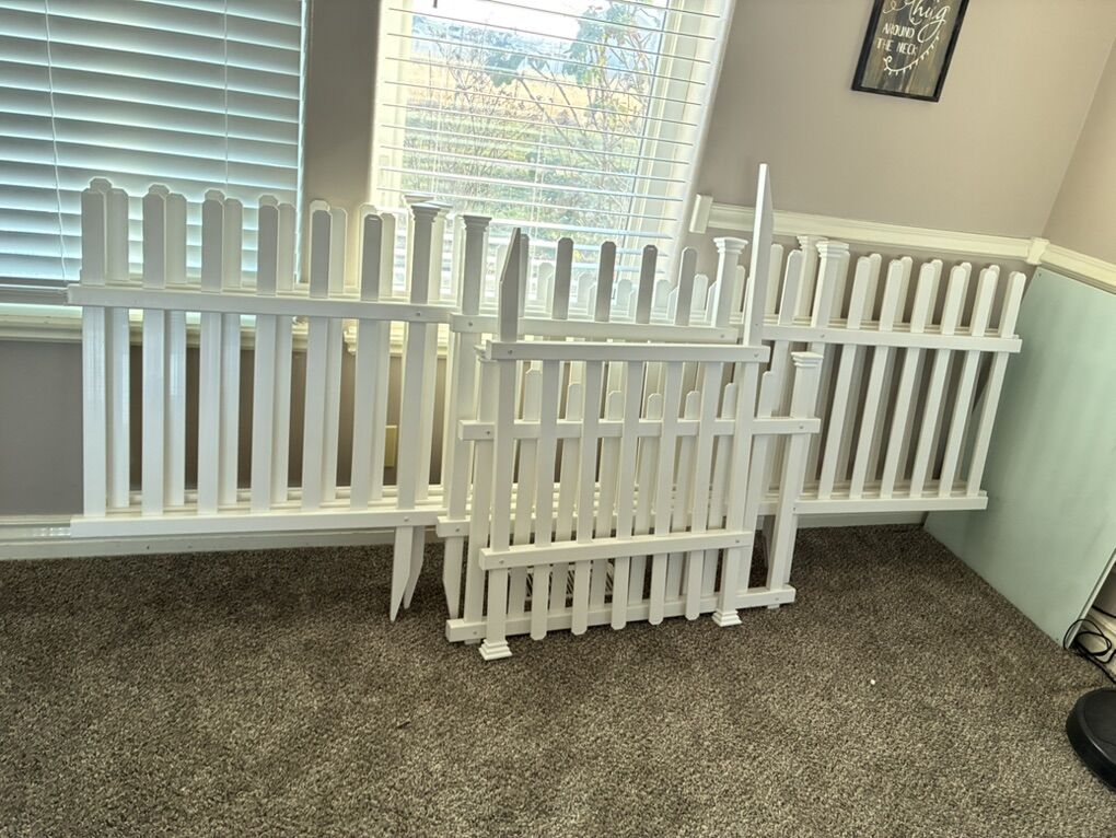 Zippity Pet Enclosure