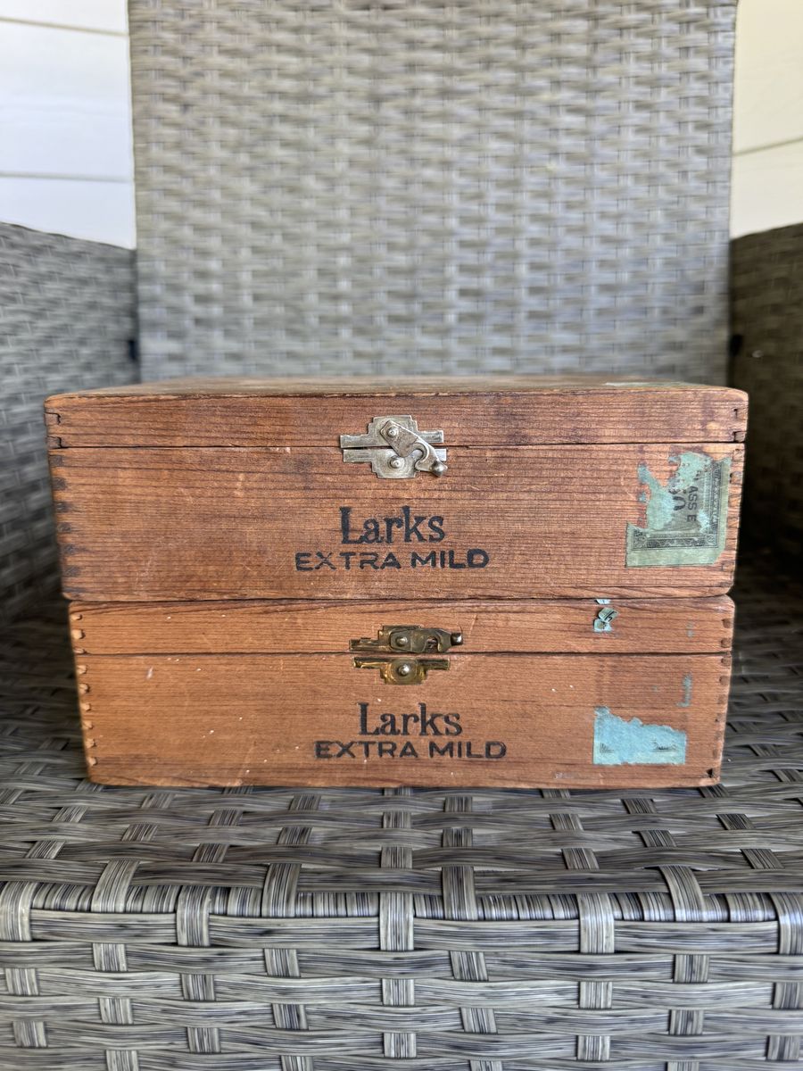 Vintage Corina Larks Extra Mild Wooden Cigar Box