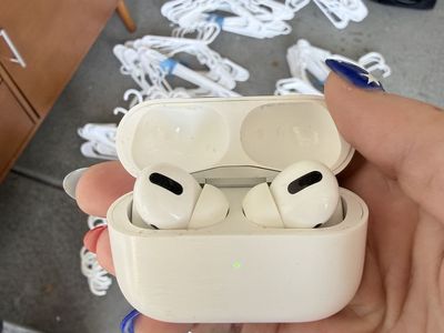 Apple AirPods Pro (1st Generation)