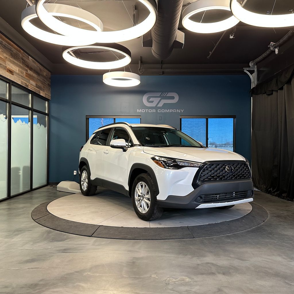 2024 Toyota Corolla Cross LE