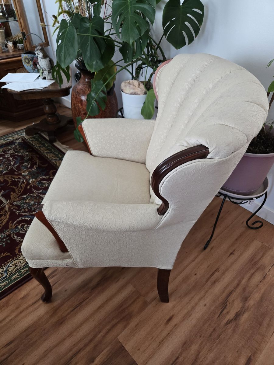 Excellent condition Livingroom chair