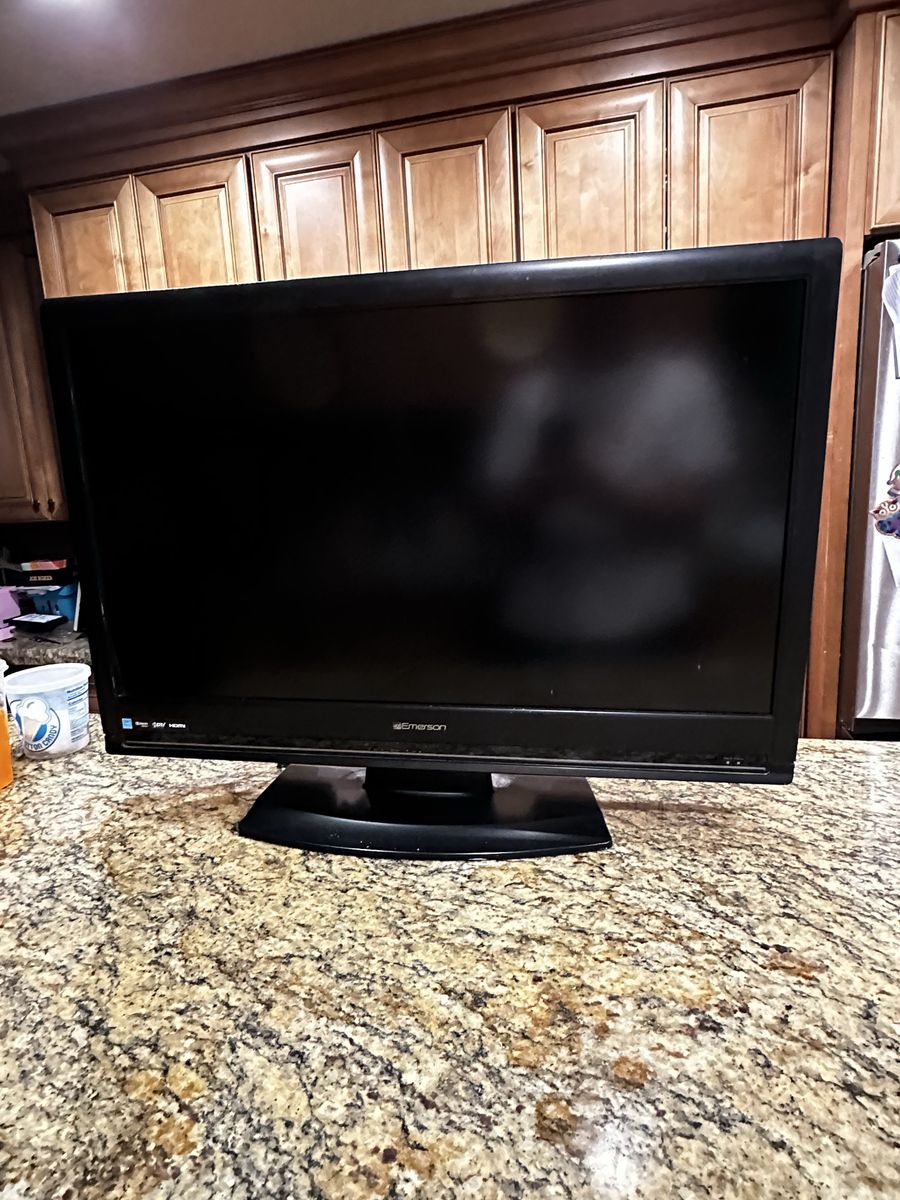 32” TV Black 2009 Emerson 