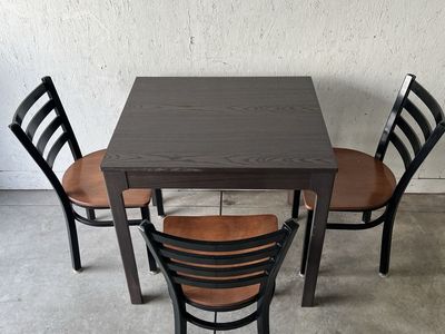 Extendable Table with Chairs