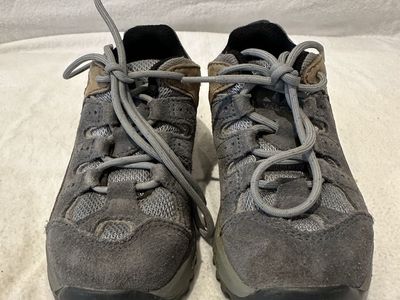 Vasque toddler size 9 gray/beige, hiking shoes