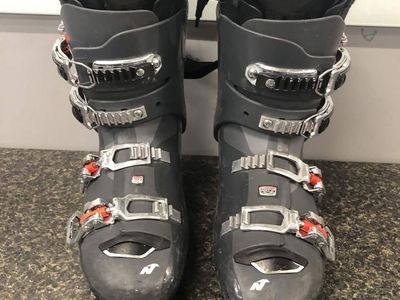 Used Nordica Sportmachine 90R GW 26.0MP Ski Boot