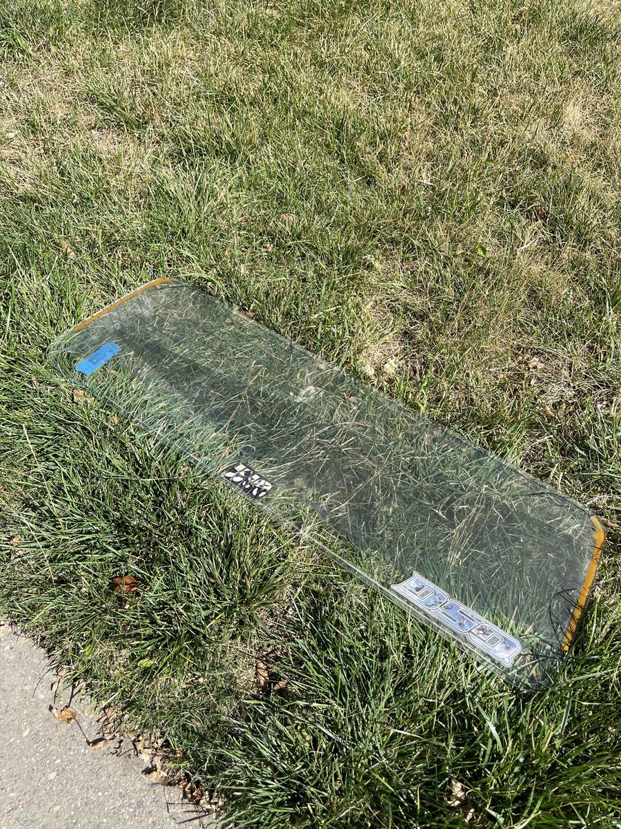 OEM Volkswagen rear hatch vw Baywindow bay window Sekurit Rear Window Glass not Windshield