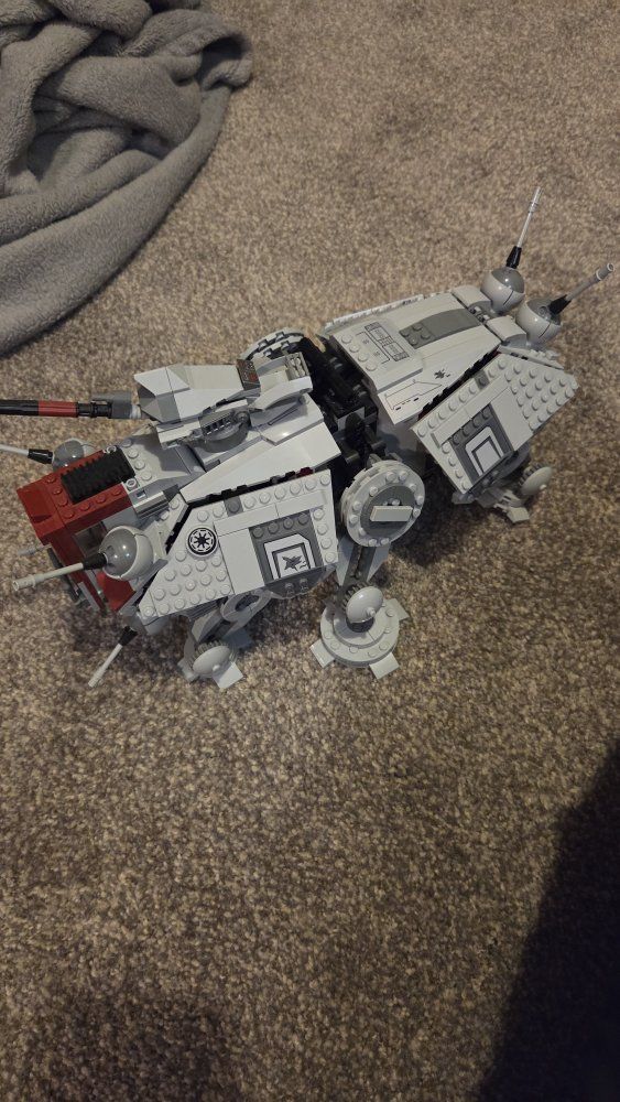 LEGO Star Wars AT-TE Walker Set with Minifigures