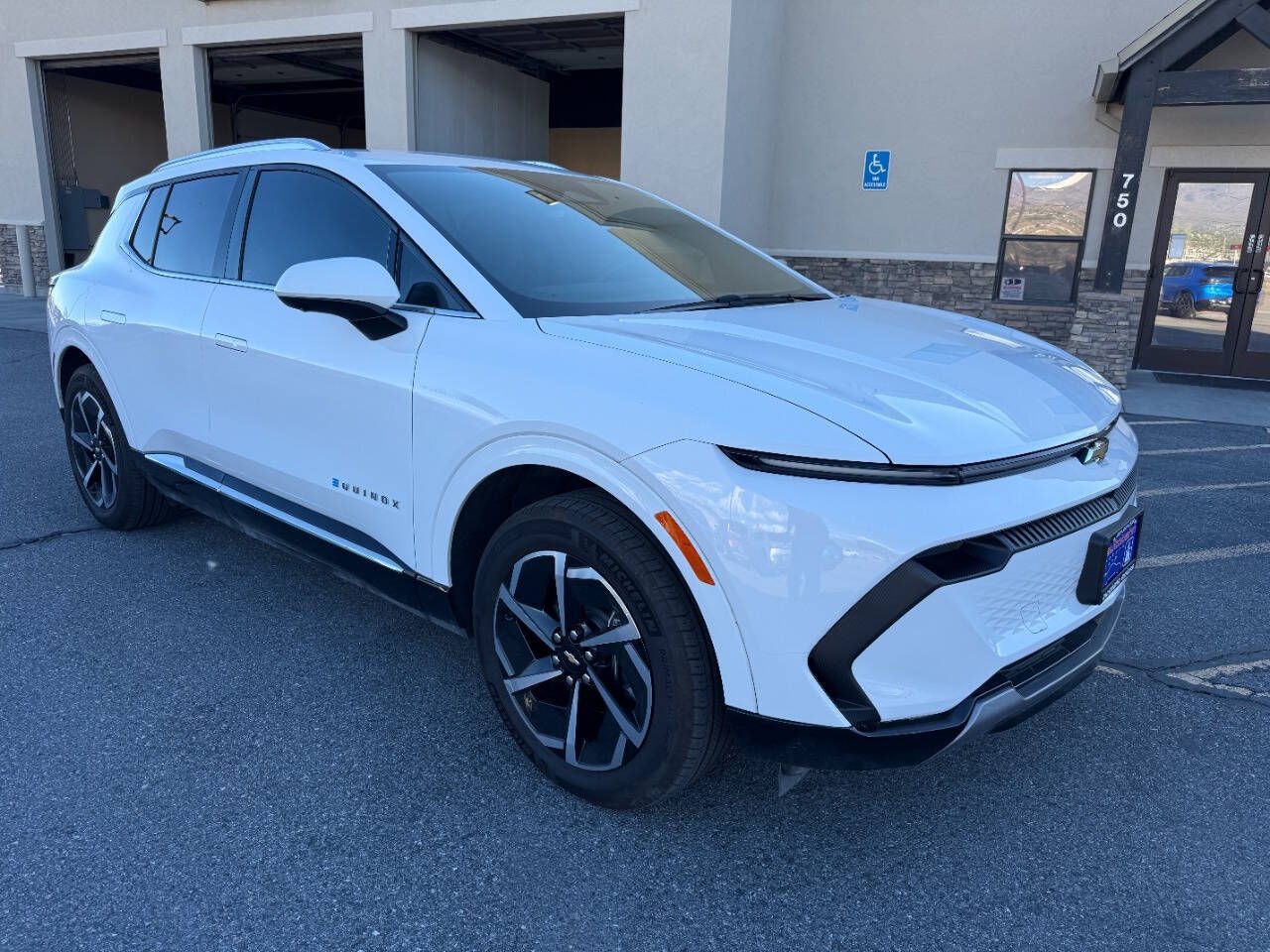 2025 Chevrolet Equinox EV LT 2