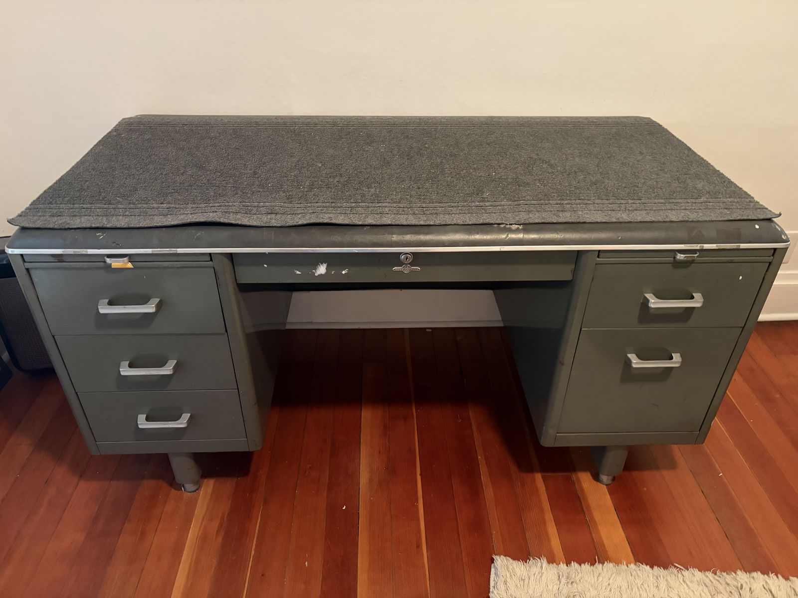 free 1950s metal desk