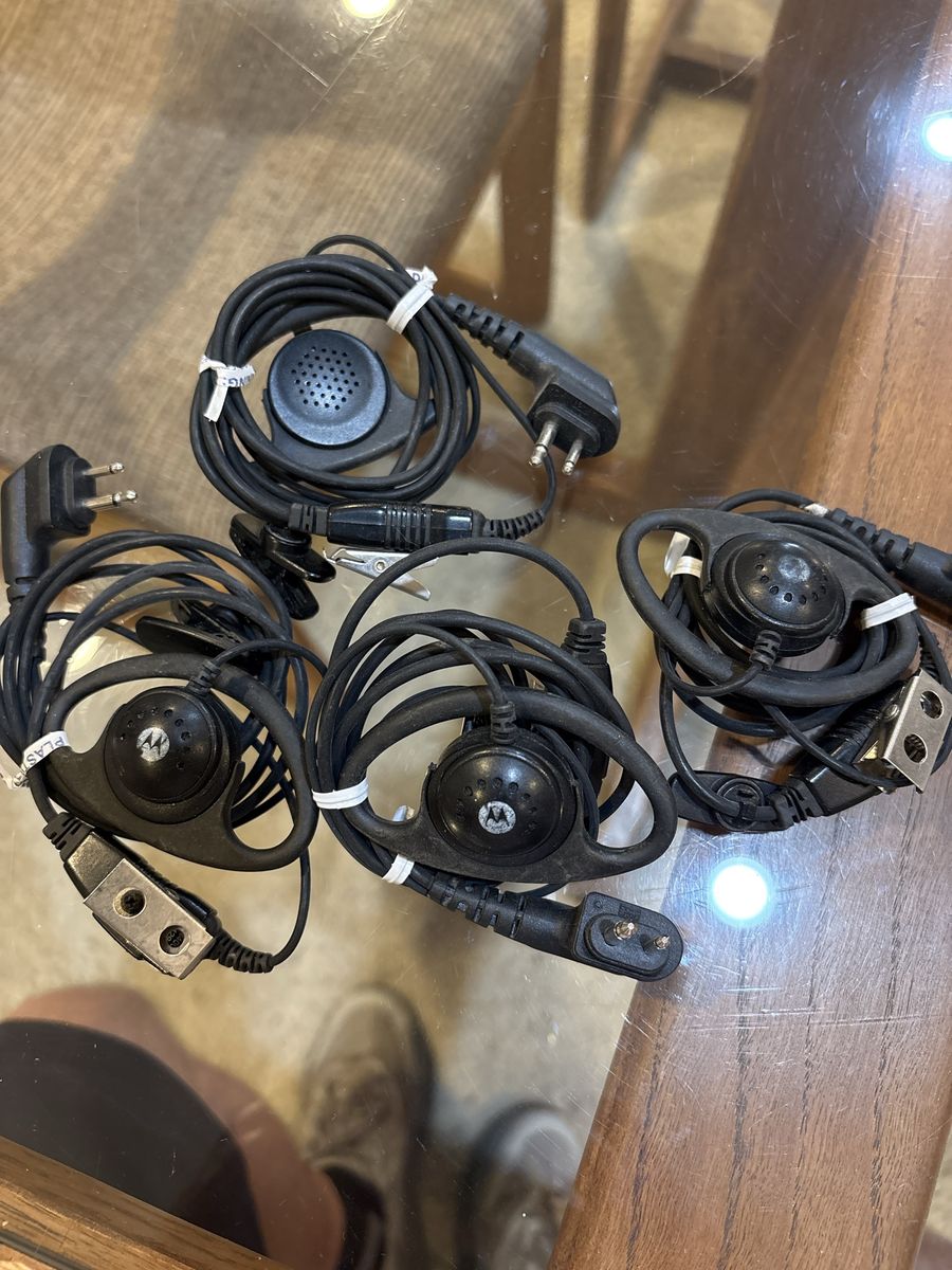 Motorola Surveillance Headsets for Two-Way Radios - 4 Pack, Black, D-Ring Earpiece