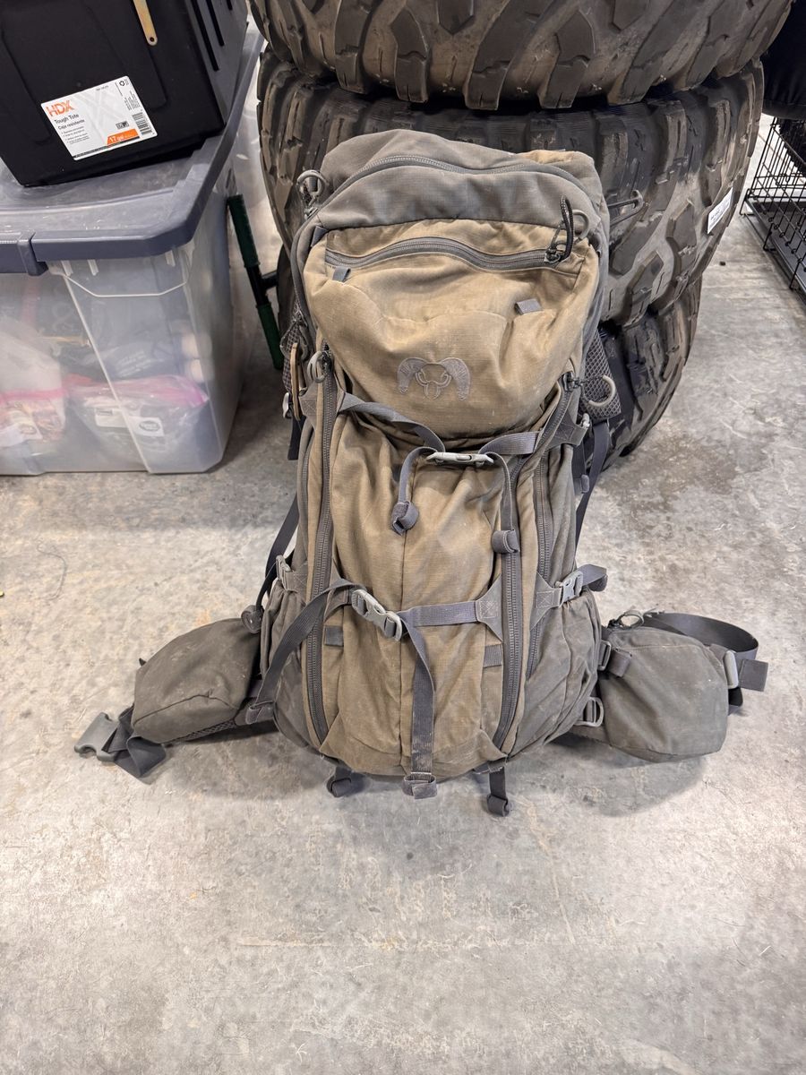 Kuiu PRO 3600 Hunting Backpack LG/XL.