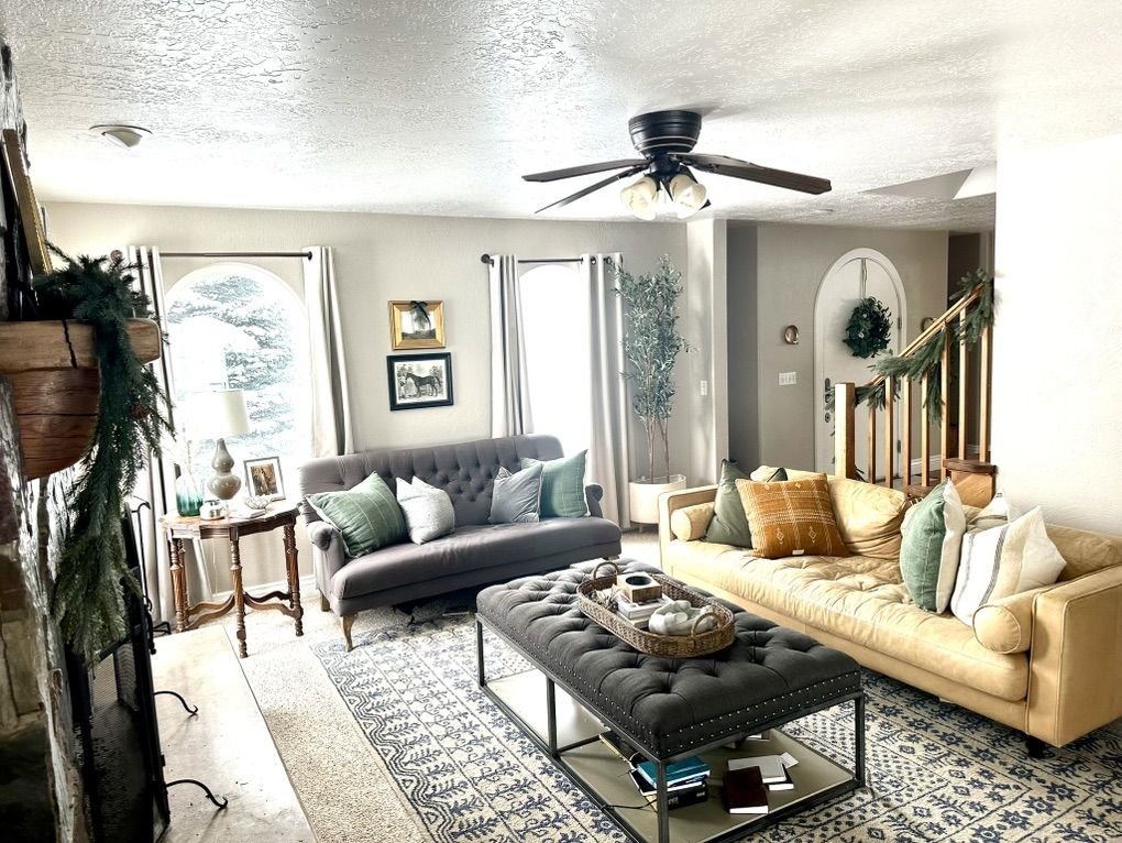 Ottoman/coffee Table