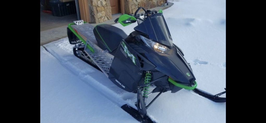 2012 M1100 Arcric Cat