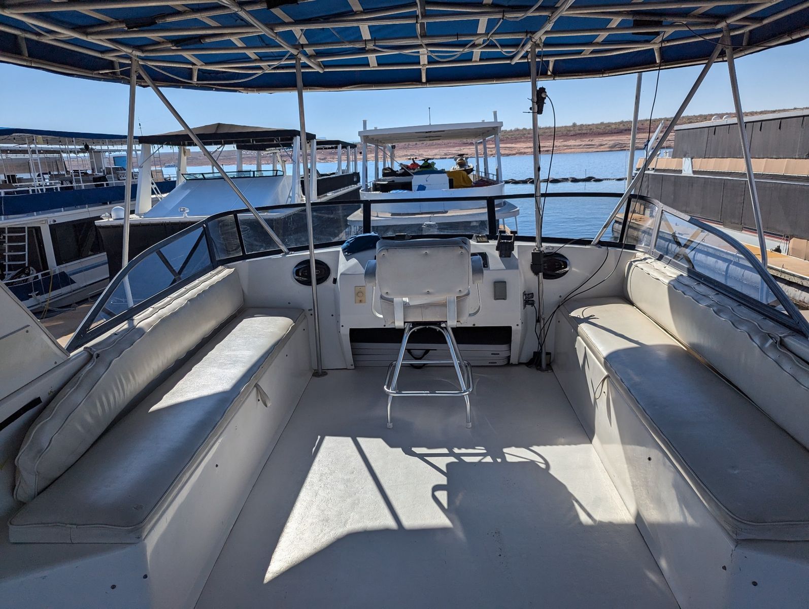 LP Wahweap Slip: Desert Phantom Clean Loaded 1997 Houseboat - Sleep Cool: Quiet Gen, 2 ACs