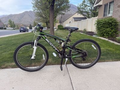 Boys 24” Scott Spark Mountain Bike