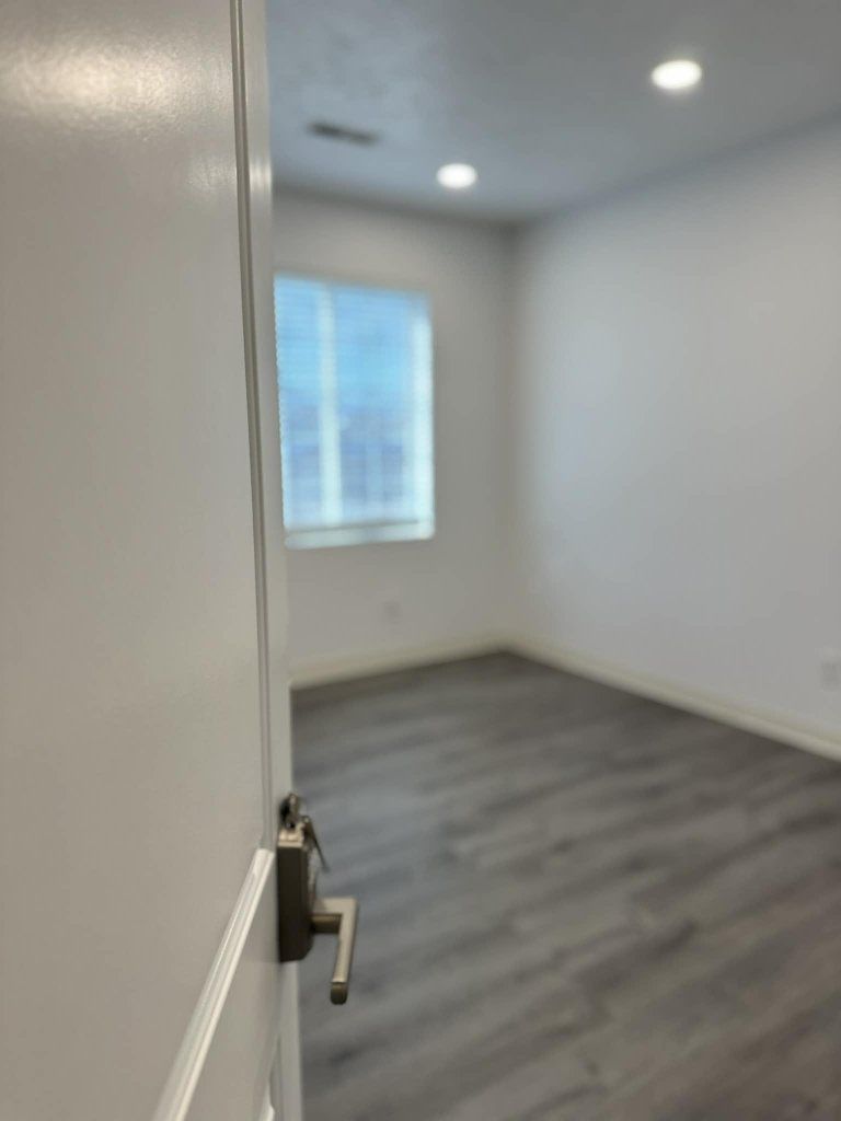 Main image 9