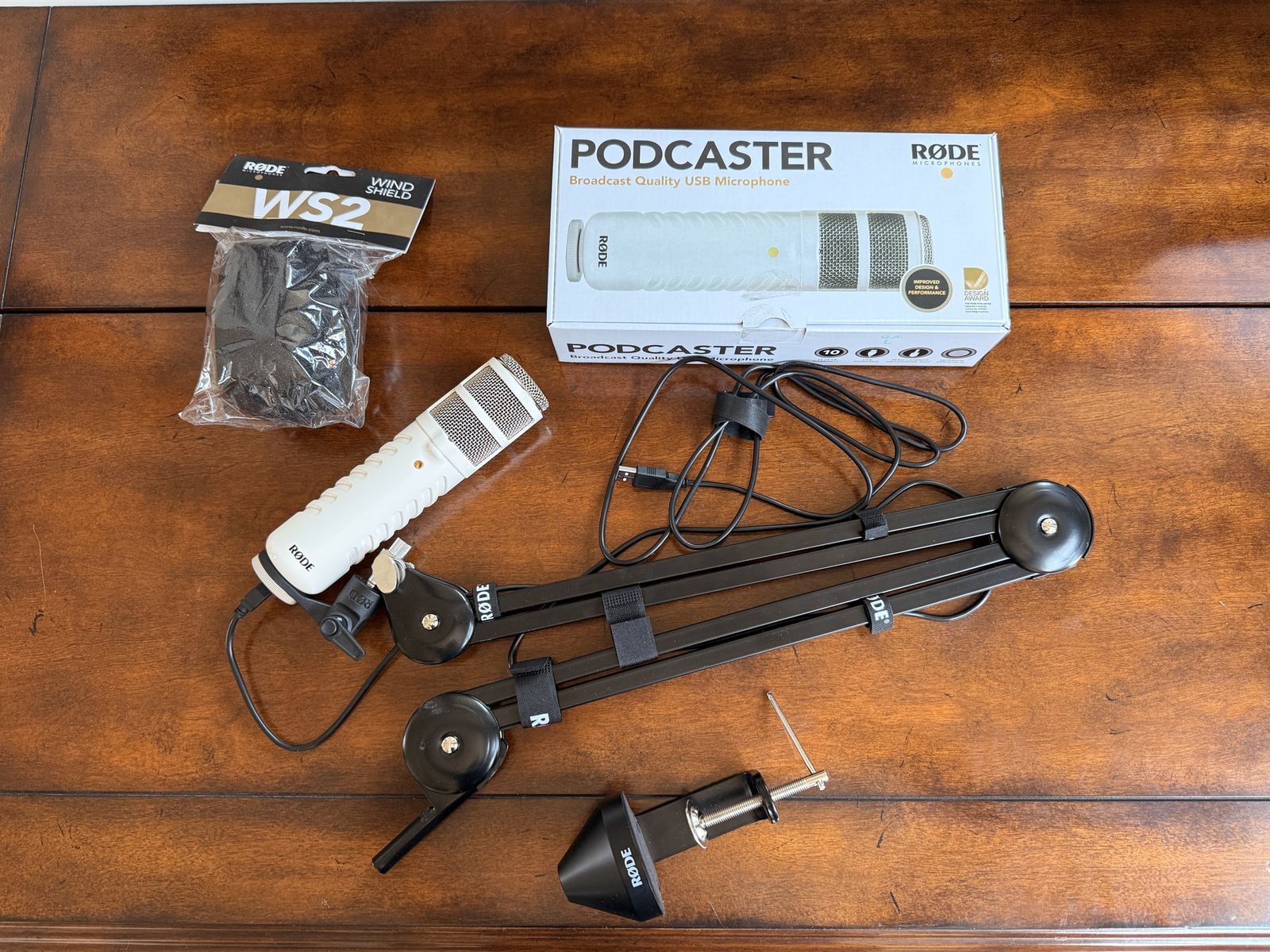 Rode Podcaster USB Broadcast Dynamic Microphone with WS2 Pop Filter & Desk Mount Arm