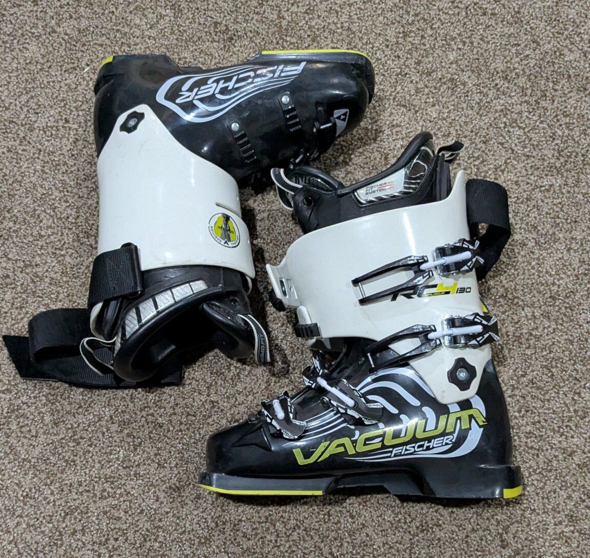 Fischer RC4 130 Vacuum Men's 308mm (8.5) Ski Boots