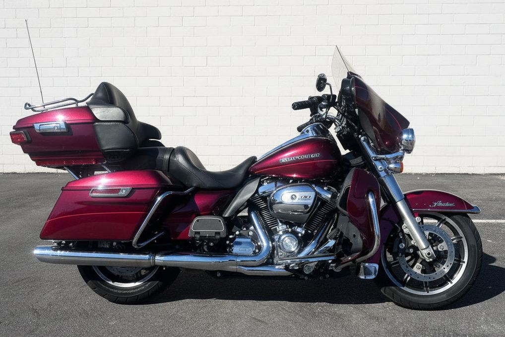 2017 Harley Davidson Ultra Limited 107 - WAY UNDER BOOK VALUE! - Ultra Classic Electra Glide
