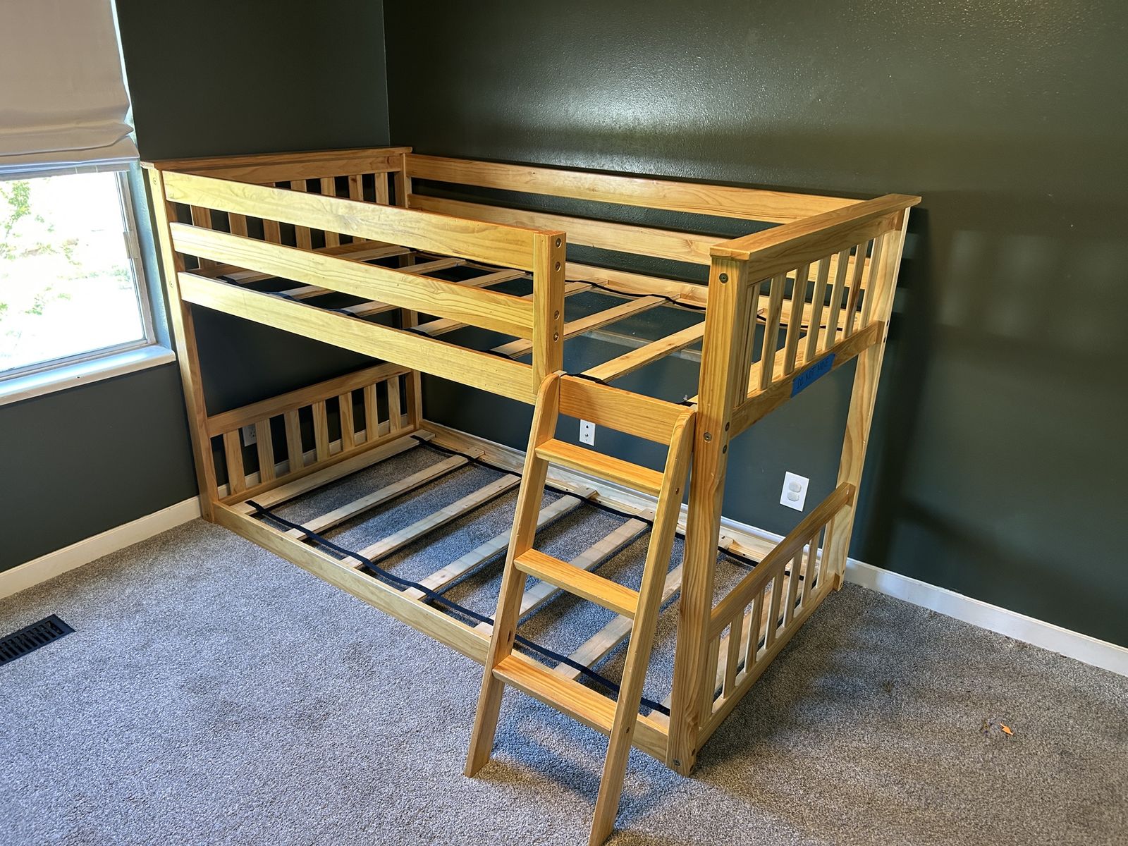 Kids bunk bed