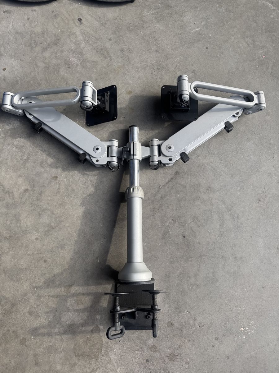 Monitors arm-mount