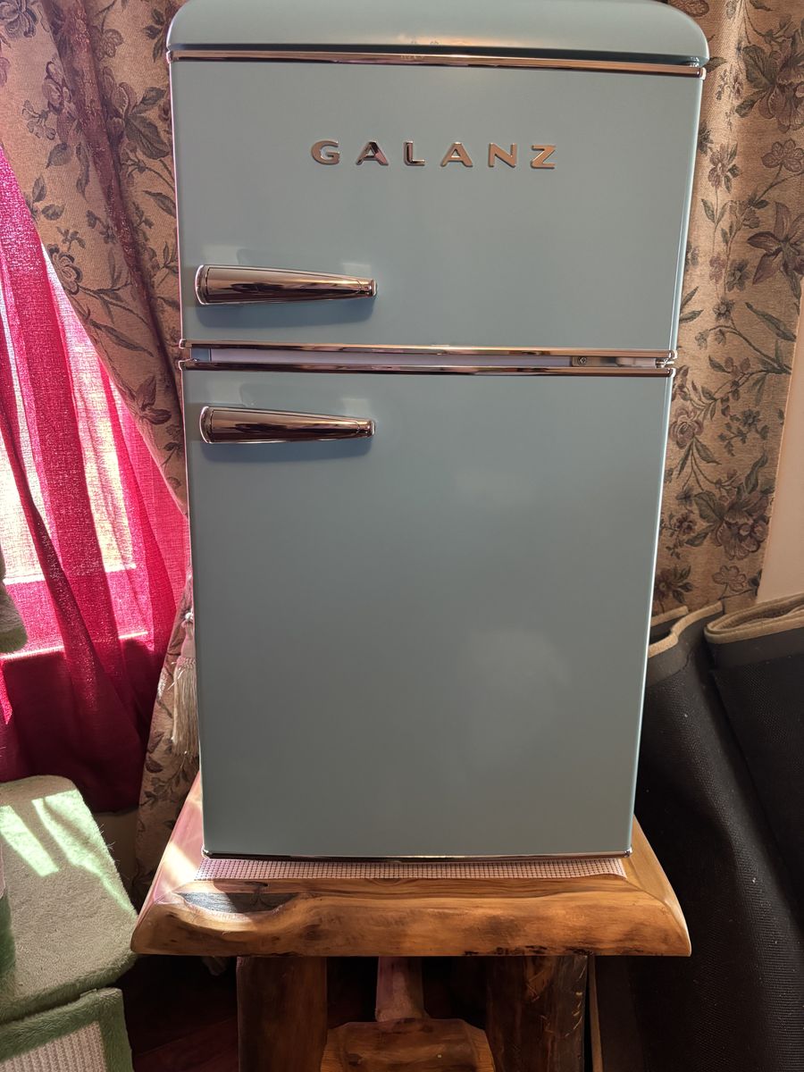 Small Galanz Fridge/Freezer