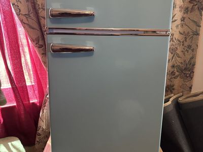 Small Galanz Fridge/Freezer