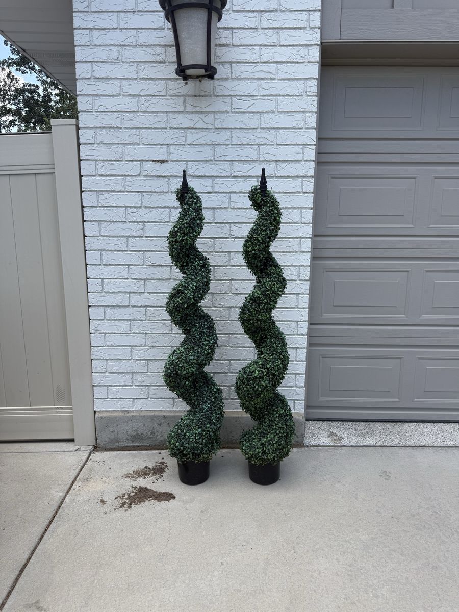 Set of 2 Artificial Boxwood Spiral Topiary Trees in Black Planters