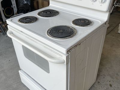 GE Electric Oven / Stove