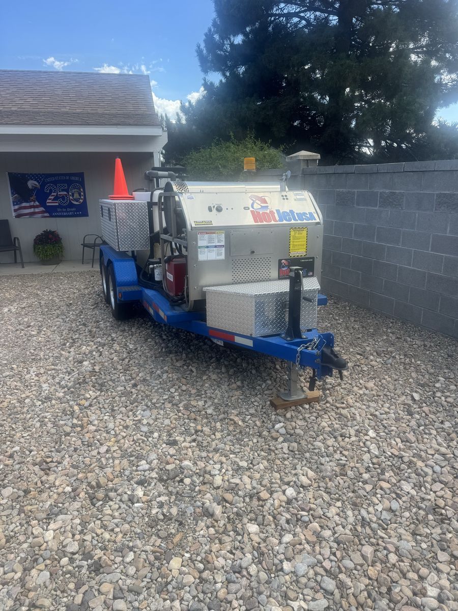 Hot Jetter. Sewer Drain Cleaner