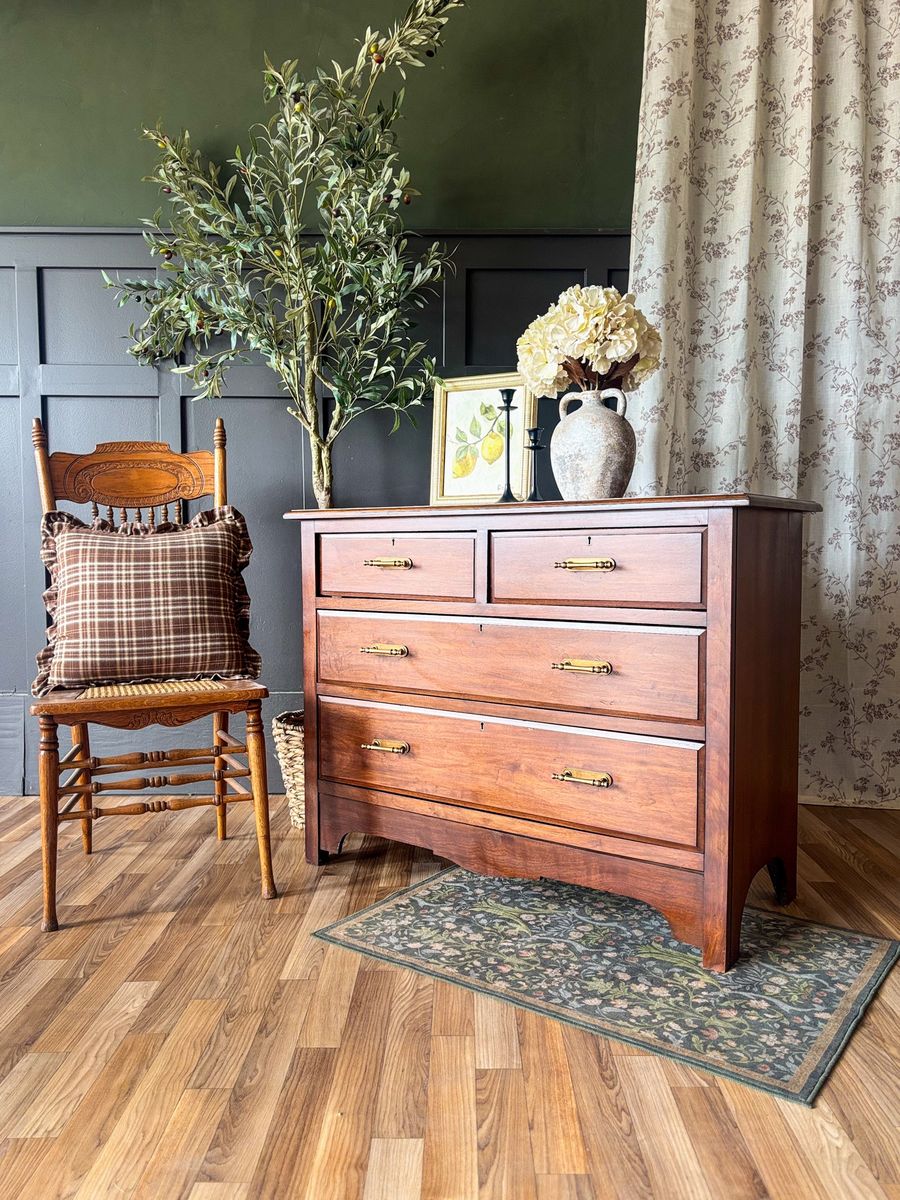 *FREE DELIVERY* Antique Cherry Wood Chest of Drawers/Dresser