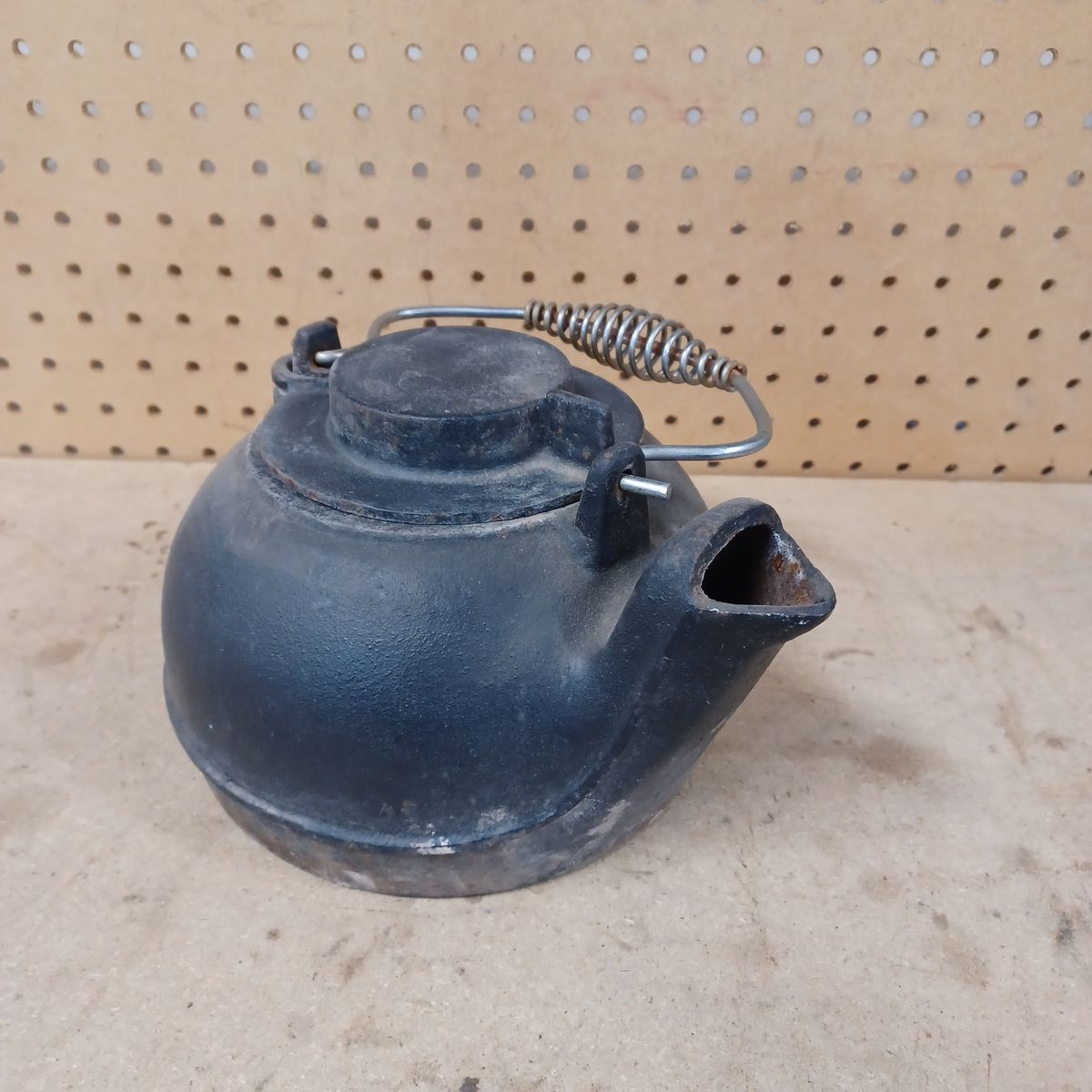 Cast iron kettle