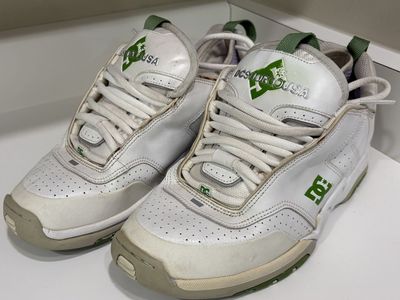 DC Shoes USA Men's Size 9.5 White & Green Low-Top Skate Shoes Sneakers