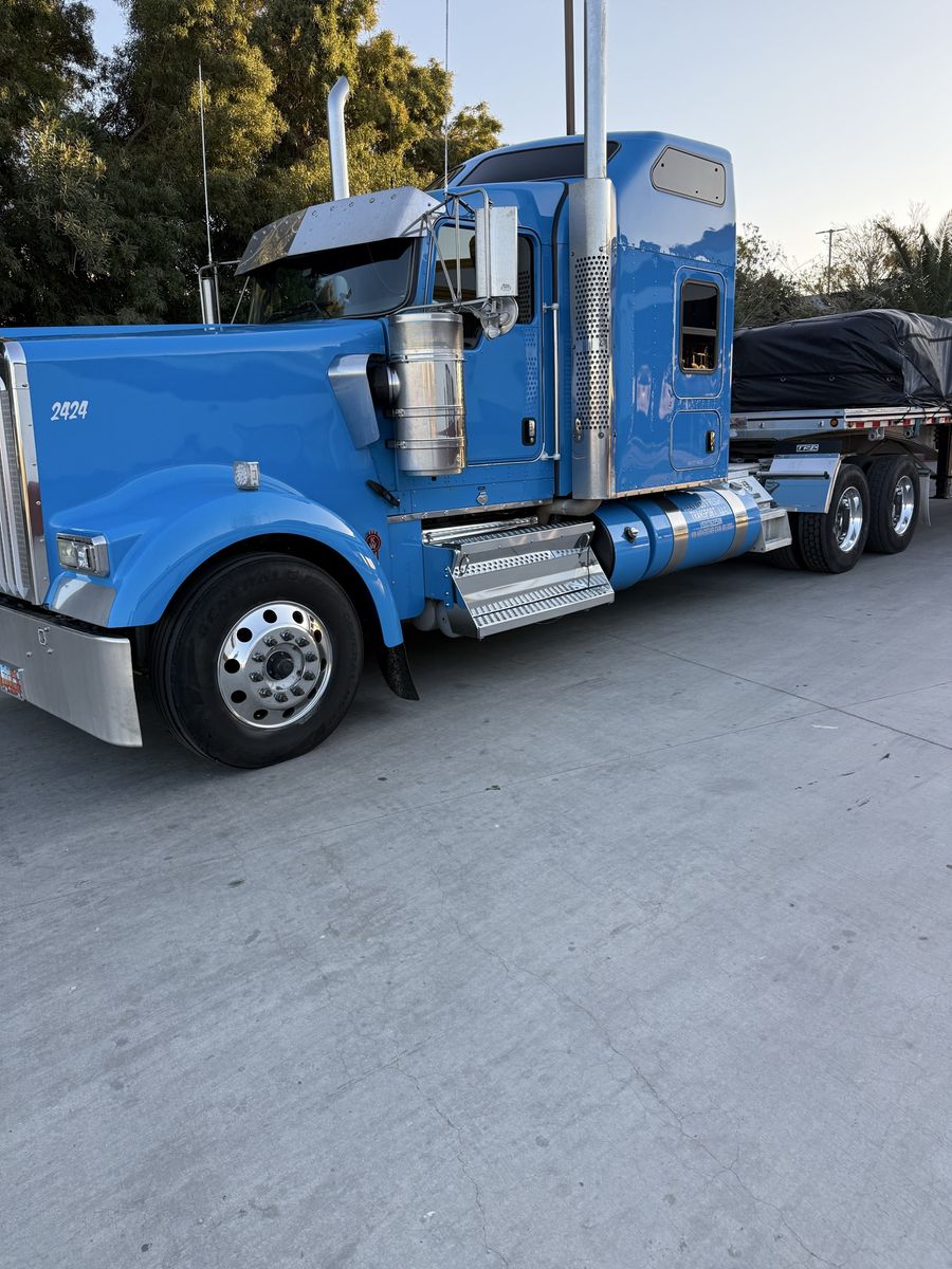 2021 Kenworth W900