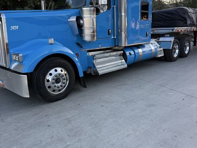 2021 Kenworth W900